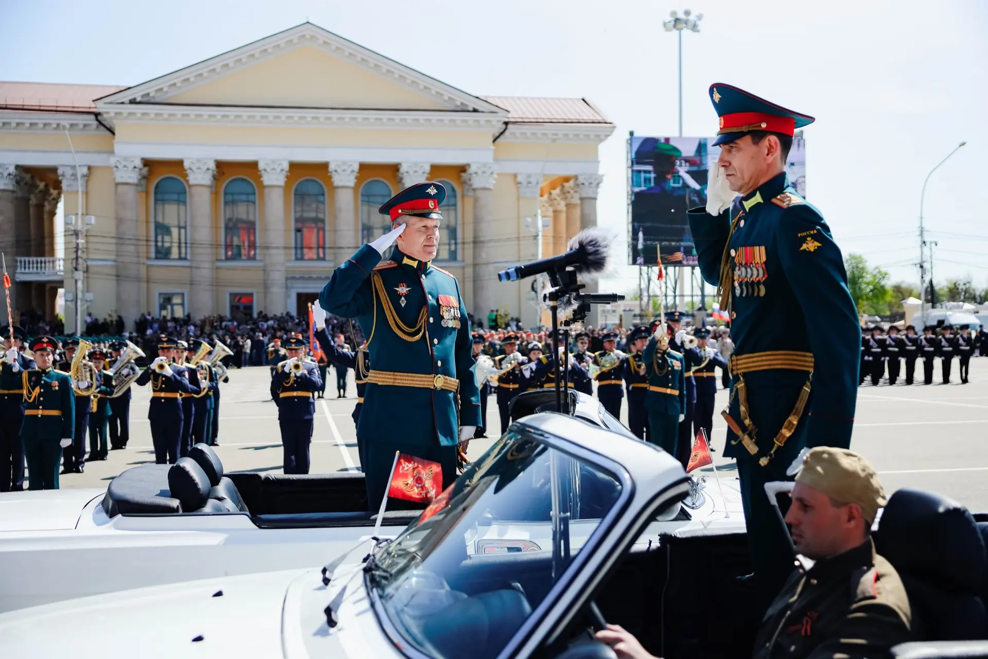 Парад Победы в Ставрополе: 81-я годовщина Великой Победы 🎖️✨  9 мая на площади Ленина прошёл торжест