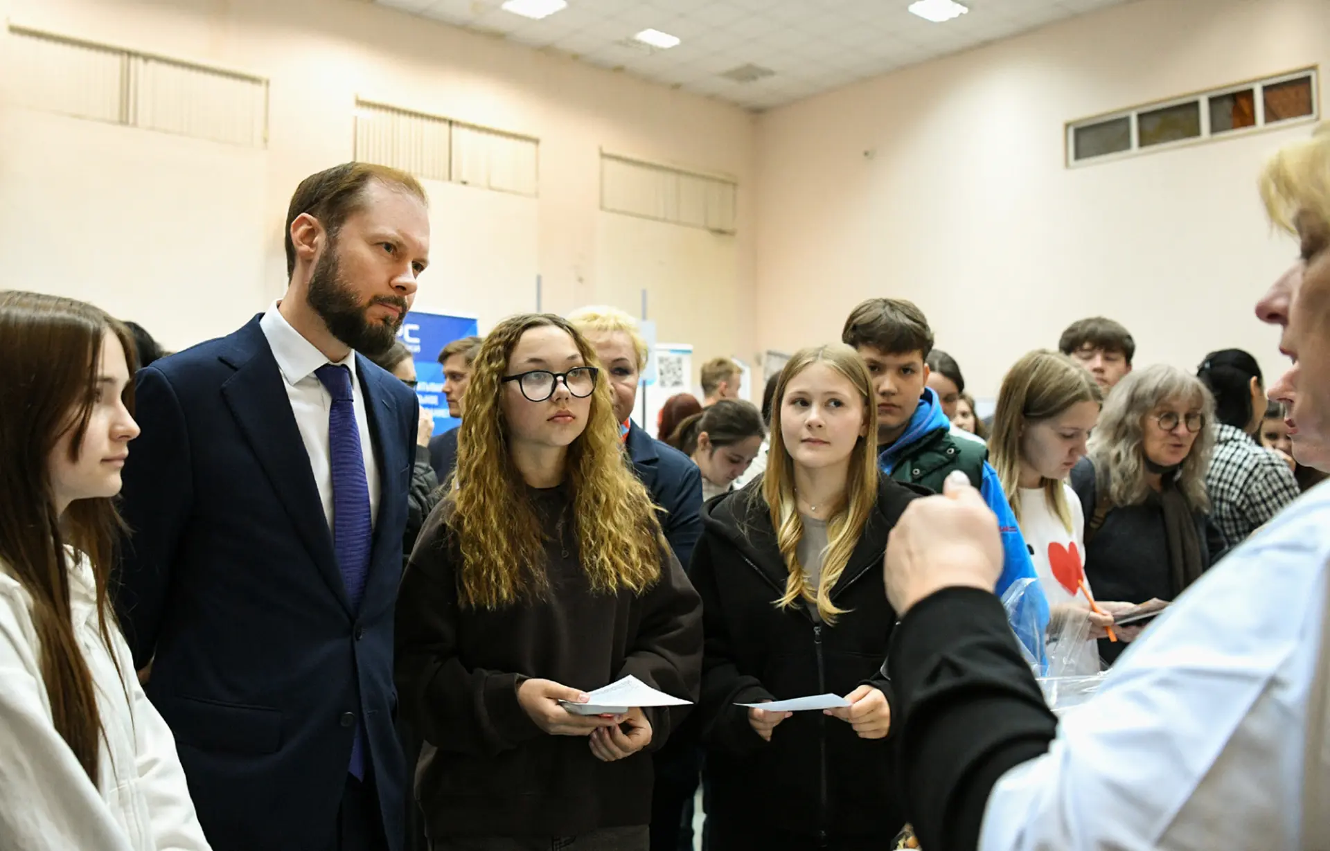 Сегодня побывал на ярмарке вакансий «Мое трудовое лето» для подростков в тверском колле...