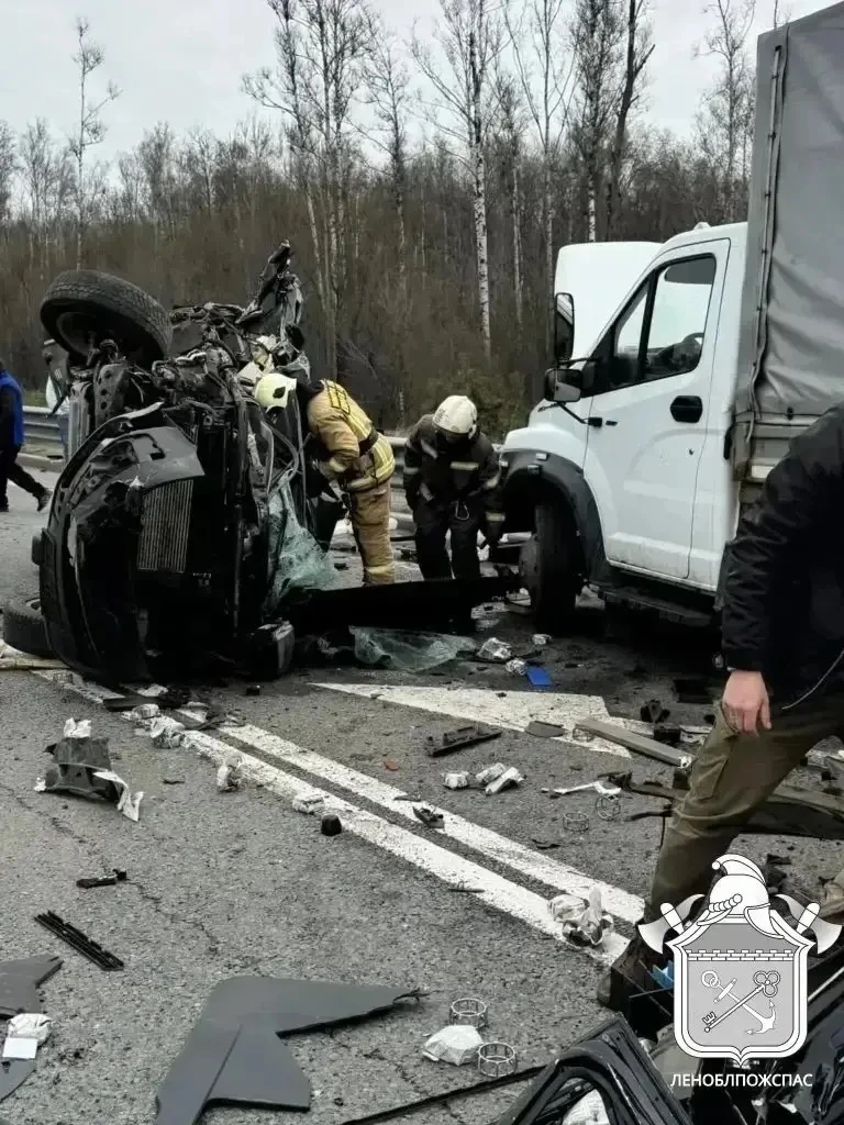 😳 На внешнем кольце КАД, возле развязки с Мурманским шоссе, произошло смертельное дорожно-транспортн