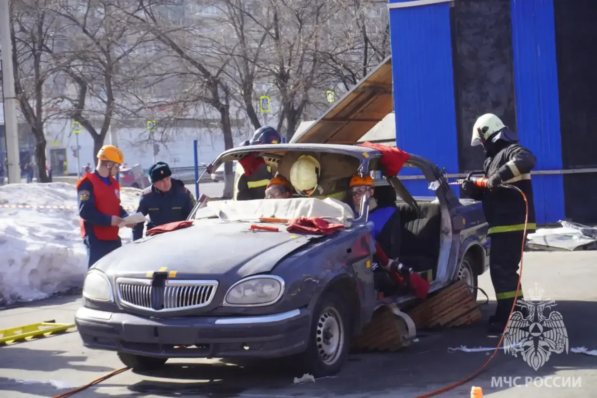 🚨 В Екатеринбурге определили лучшую команду по проведению аварийно-спасательных работ при ДТП в 2026