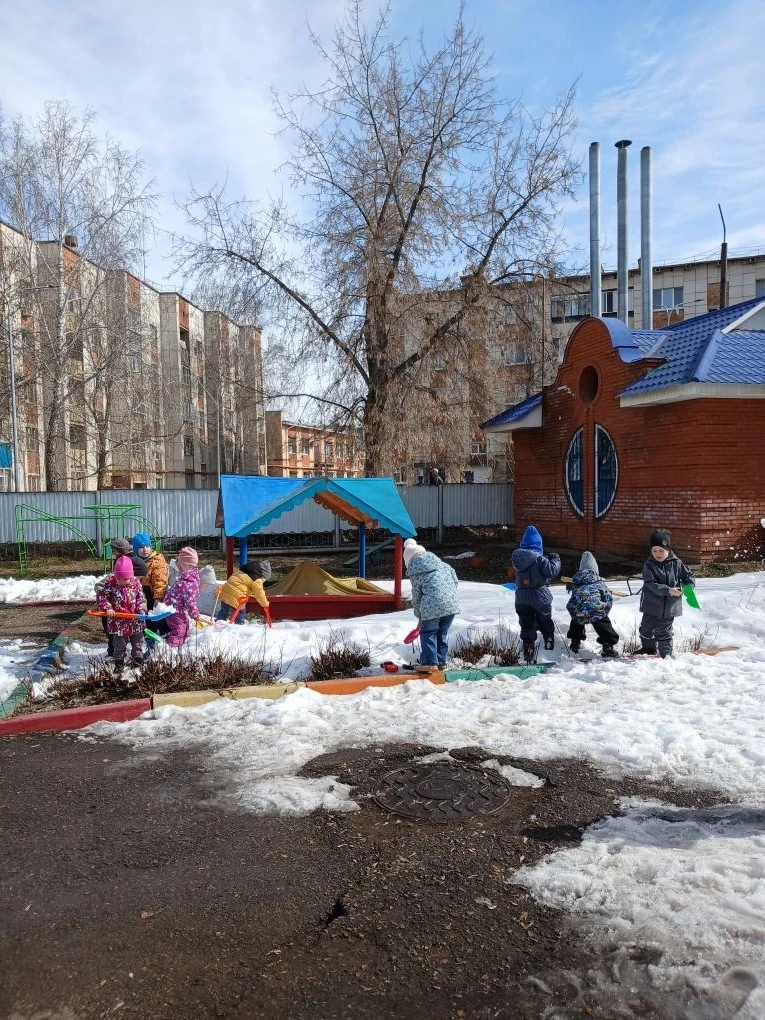 Звонкие "Колокольчики" сегодня не только играли, но и трудились! 🤩 Наши ребята весело,...