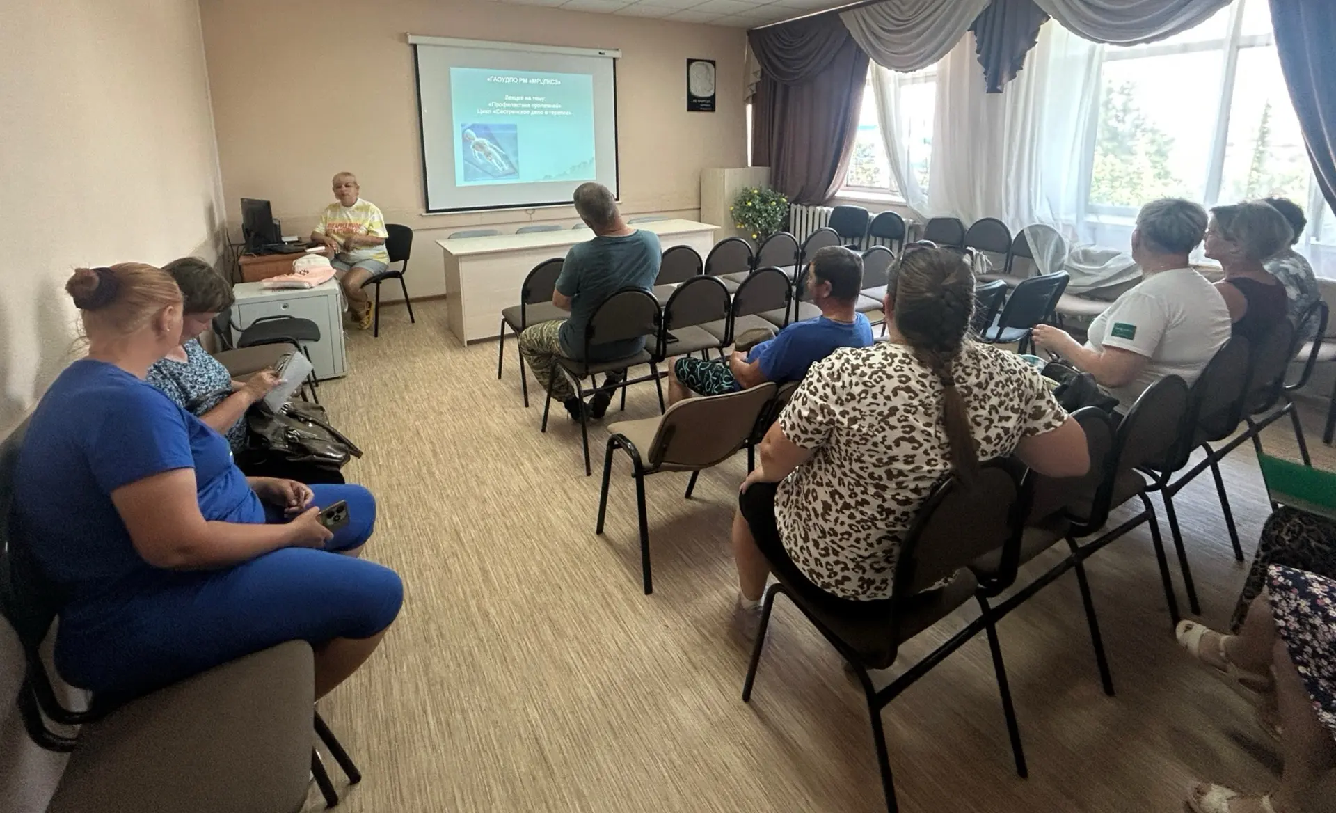 👉🏻Сегодня в актовом зале нашей больницы состоялась обучающая лекция для социальных работников на т