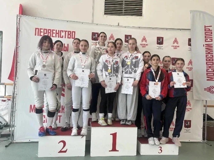 🤺 Фехтовальный прорыв: наша Вера — в топе юных рапиристок страны

🏆 Чашечкина Вера, ученица 8Б кла