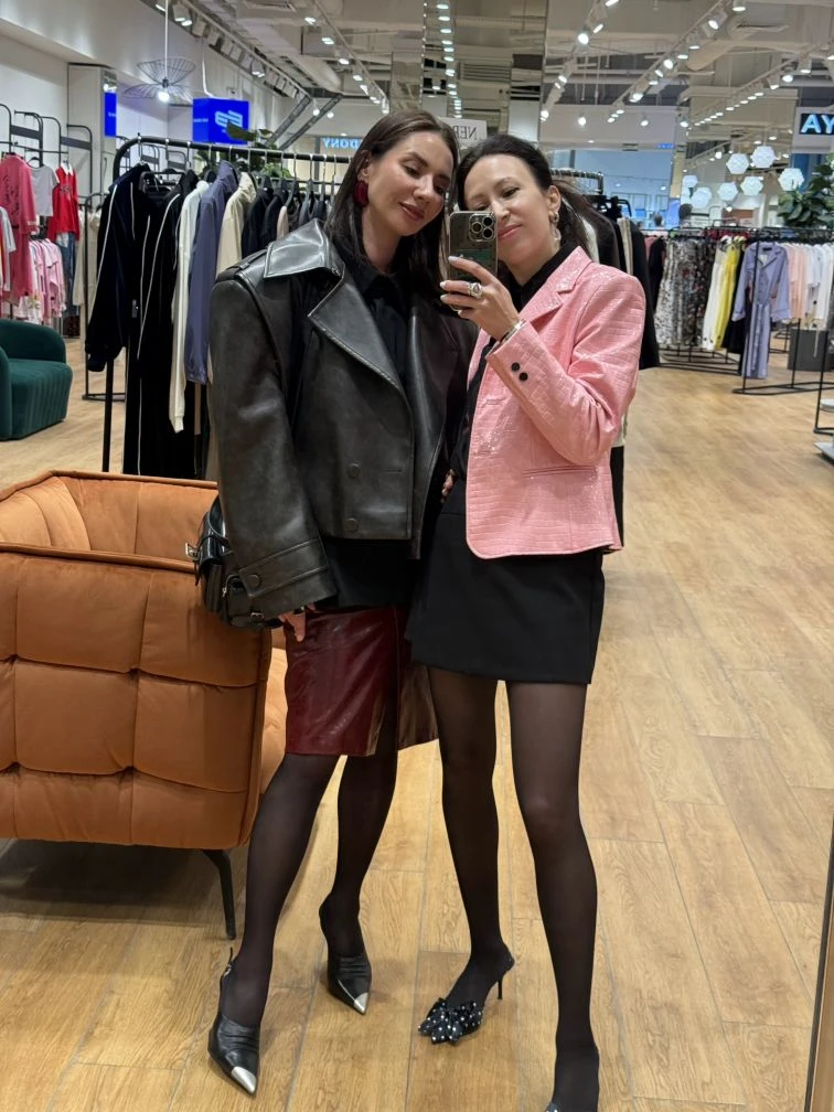 #изнанкабизнеса
Зачем мы так часто ездим в командировки ??? 

• Поддерживаем партнерские отношения с