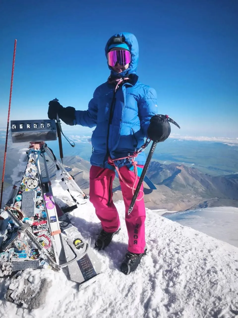 🏔️ 5642 метра над уровнем моря. Доказательство того, что невозможное — возможно!

Заведующая отделе