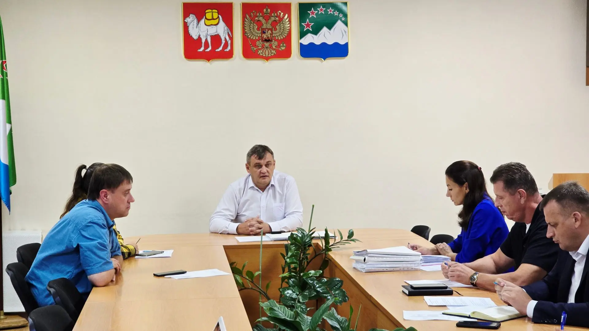 ✨️Глава Ашинского муниципального округа Вадим Сергеев провёл рабочее совещание с руково...