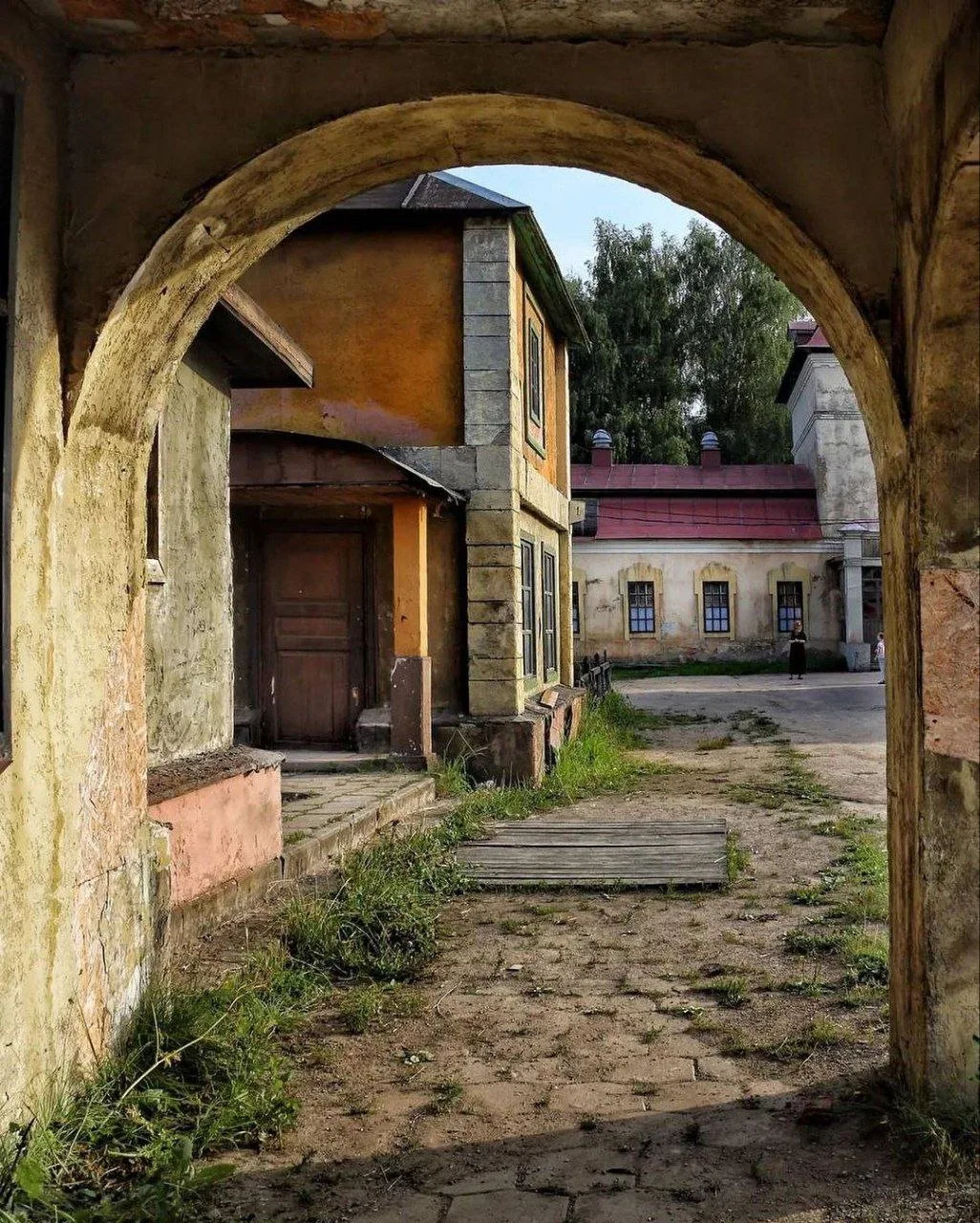 🏘 Киногородок в  музее-заповеднике  Ленинские Горки   Ленинский музей-заповедник часто называют подм