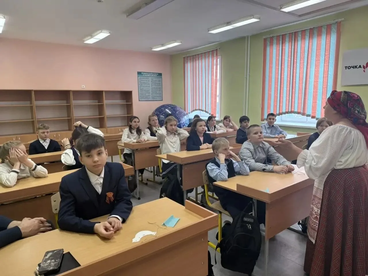 Весна вдохновения! В нашей школе прошёл увлекательный мастер-класс для учеников 5-х классов. Ребята 