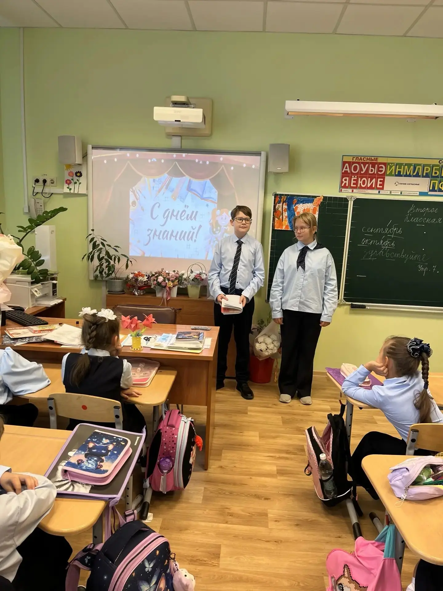 Только начали учиться, а уже творим! 🍂✂️