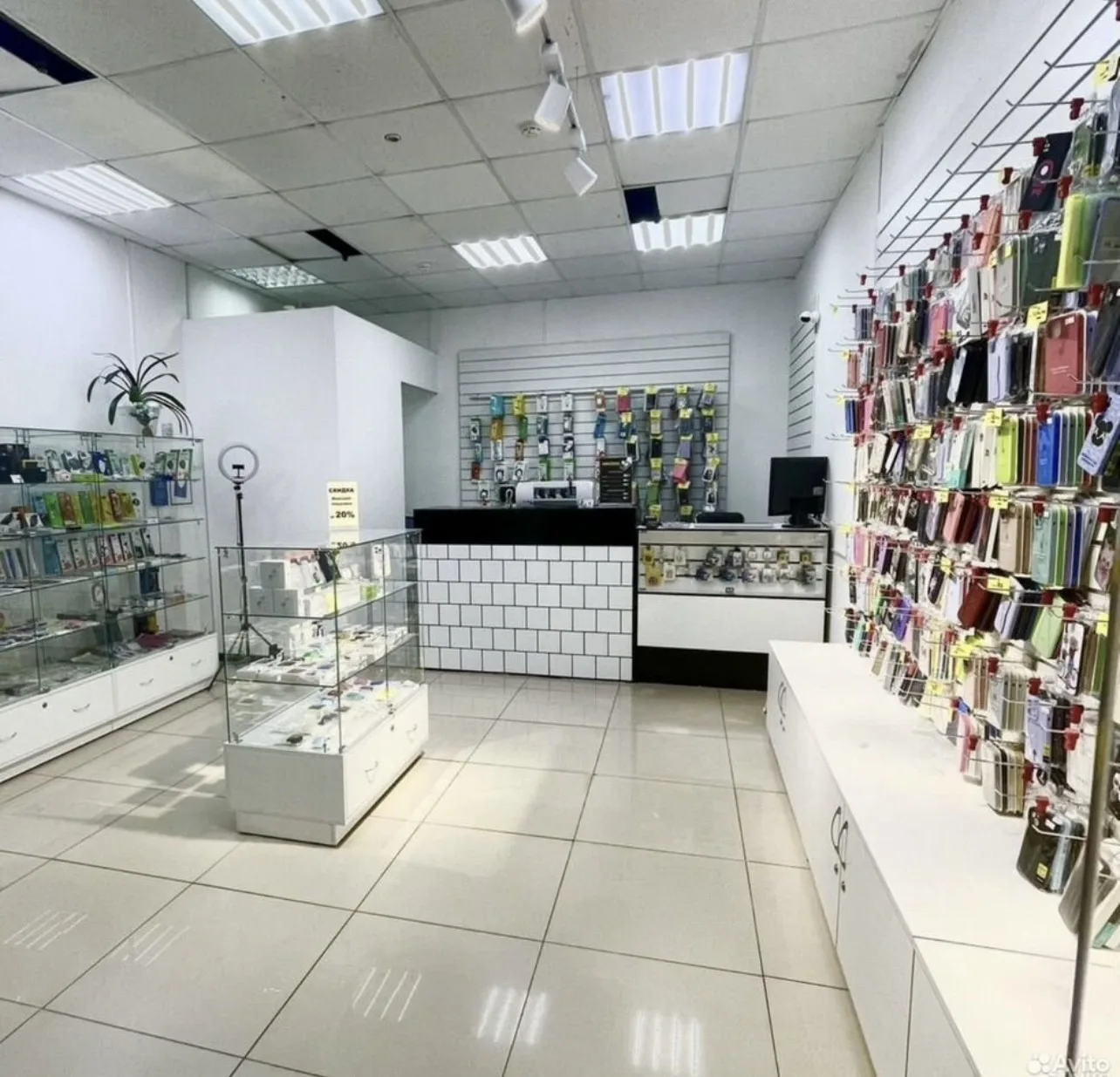 В магазин аксессуаров для телефонов 📱АКСЕТЕЛ📱 в КТК Galaxy (ул. Балтахинова, 15) треб...