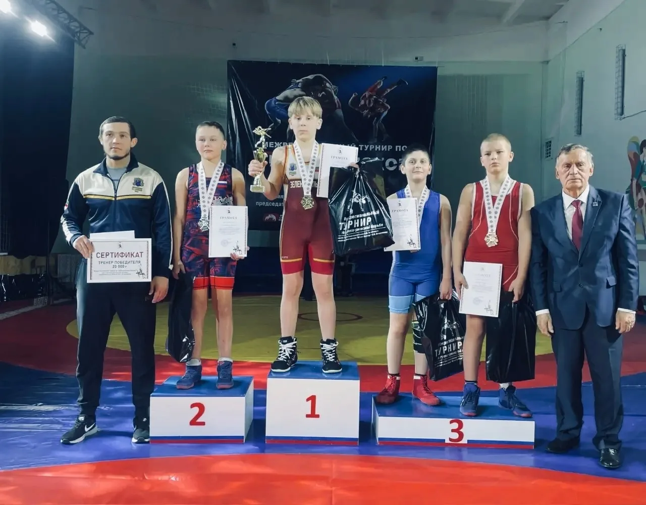💪Наш ученик - победитель турнира по греко-римской борьбе  В пгт. Новый Торъял состоялся межрегиональ