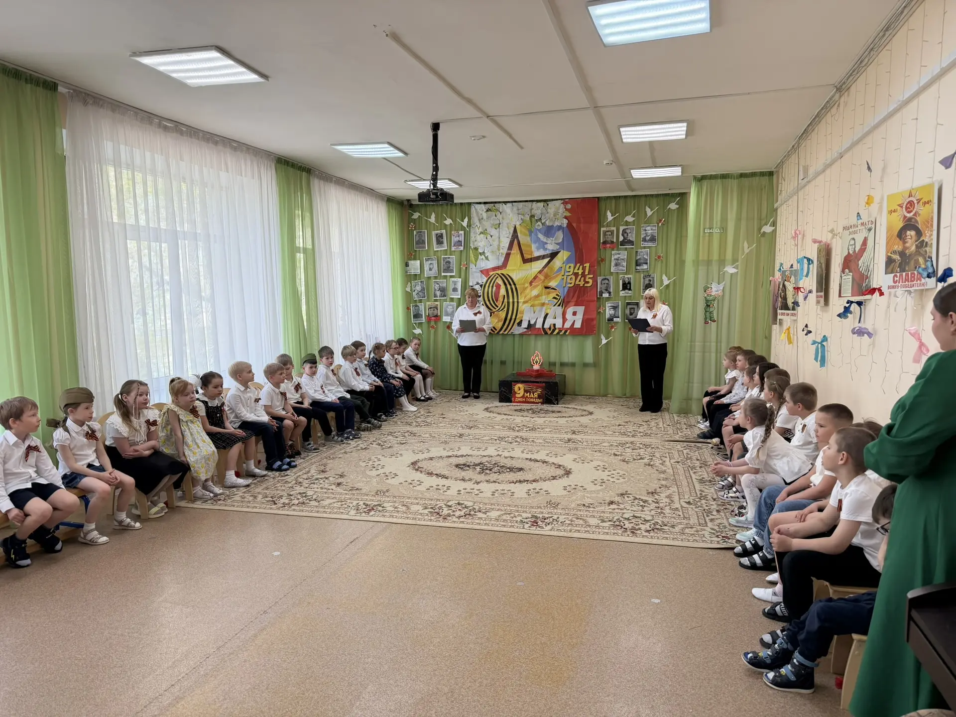 7 мая в группах «Звёздочки» и «Солнышки» прошло тематическое занятие, посвящённое к 81-летию Великой