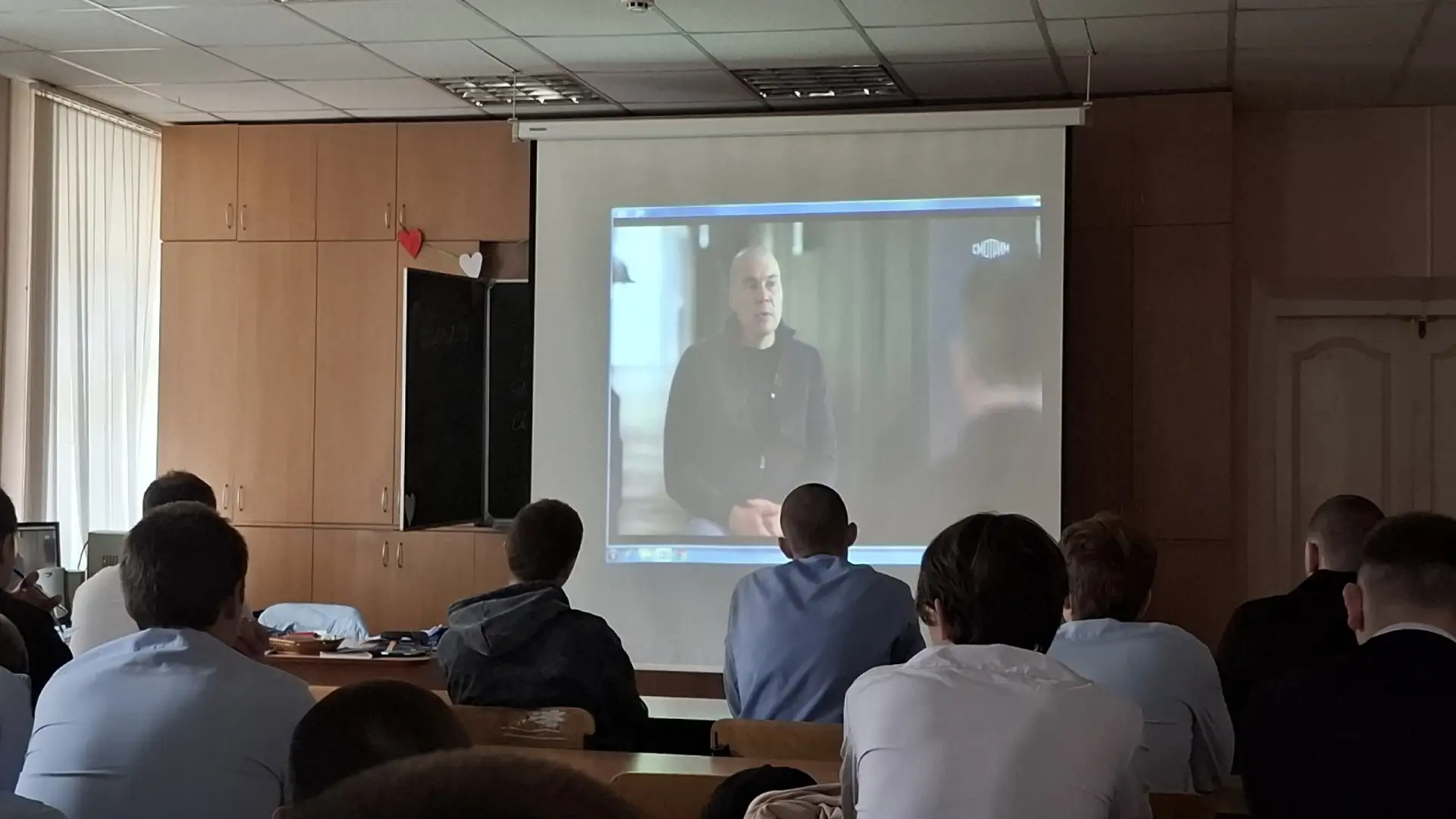 В группе ВОЭТ-253 прошёл классный час на тему: "Профилактика терроризма".  Терроризм – тема актуальн