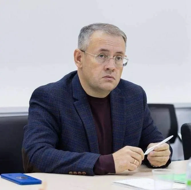 Уважаемые жители Республики Бурятия!     Поздравляю Вас с 81-ой годовщиной Победы в Великой Отечеств