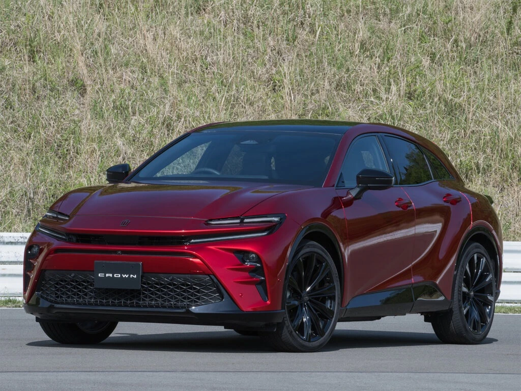 Toyota обновляет Crown: новый гибрид, интерьер от RAV4 и подрулевые переключатели 

Toyota представи