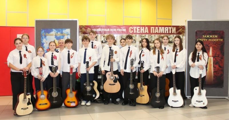 В ДК пгт. имени Цюрупы МУ «ВКМЦК и Т «Истоки» состоялся литературно-музыкальный вечер «Песни Победы»
