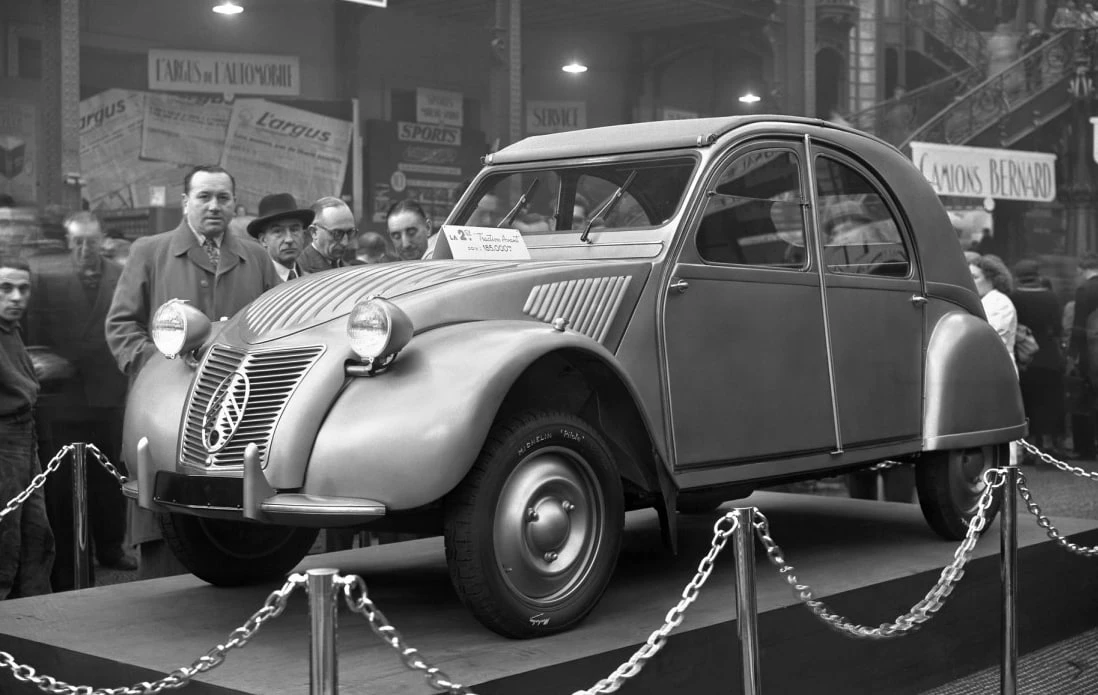 Citroen возвращает легендарный 2 CV  Citroen возродит модель 2 CV в виде бюджетного электрокара. Нов