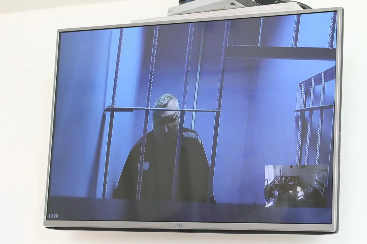 7,5 лет строгого режима за подкуп на стройке ледовой арены получил новосибирский директор