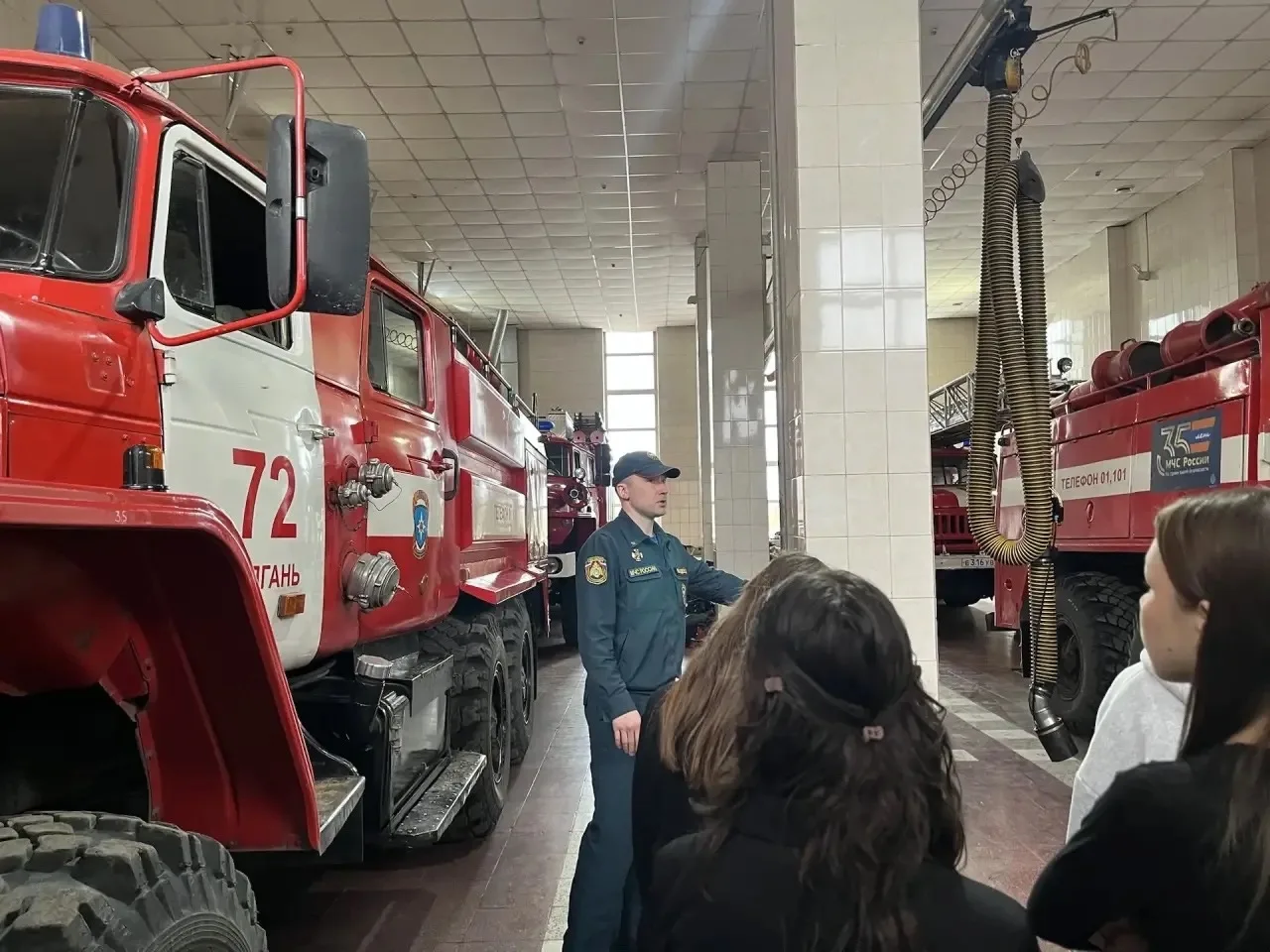 #Профориентация   👩‍🚒НА ЭКСКУРСИИ В ПОЖАРНОЙ ЧАСТИ👩‍🚒  Ученики 10б класса  побывали на экскурсии в п