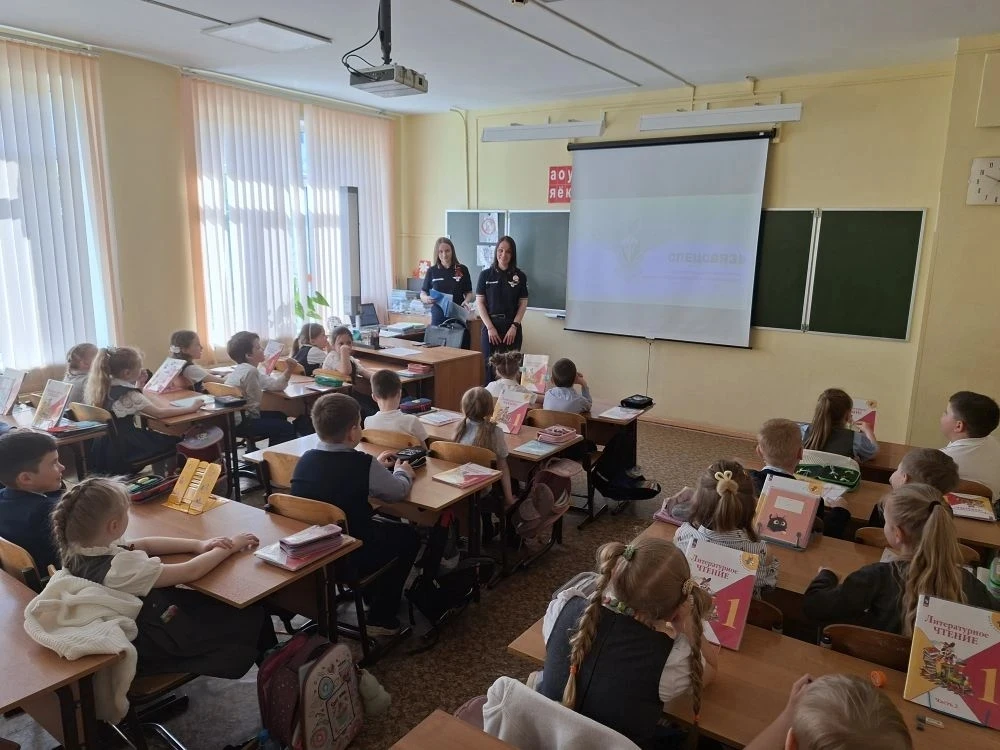 📌 В рамках проекта «Профессия моих родителей» в гостях у  1 «Г» класса побывала Кротова Оксана Алекс