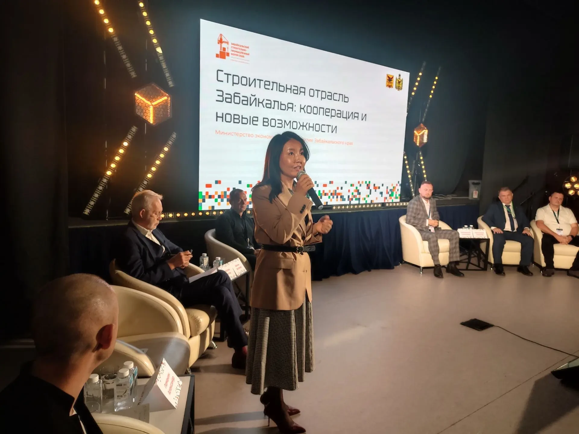Бадмажапова рассказала о мерах поддержки производителей строительных материалов в Забай...