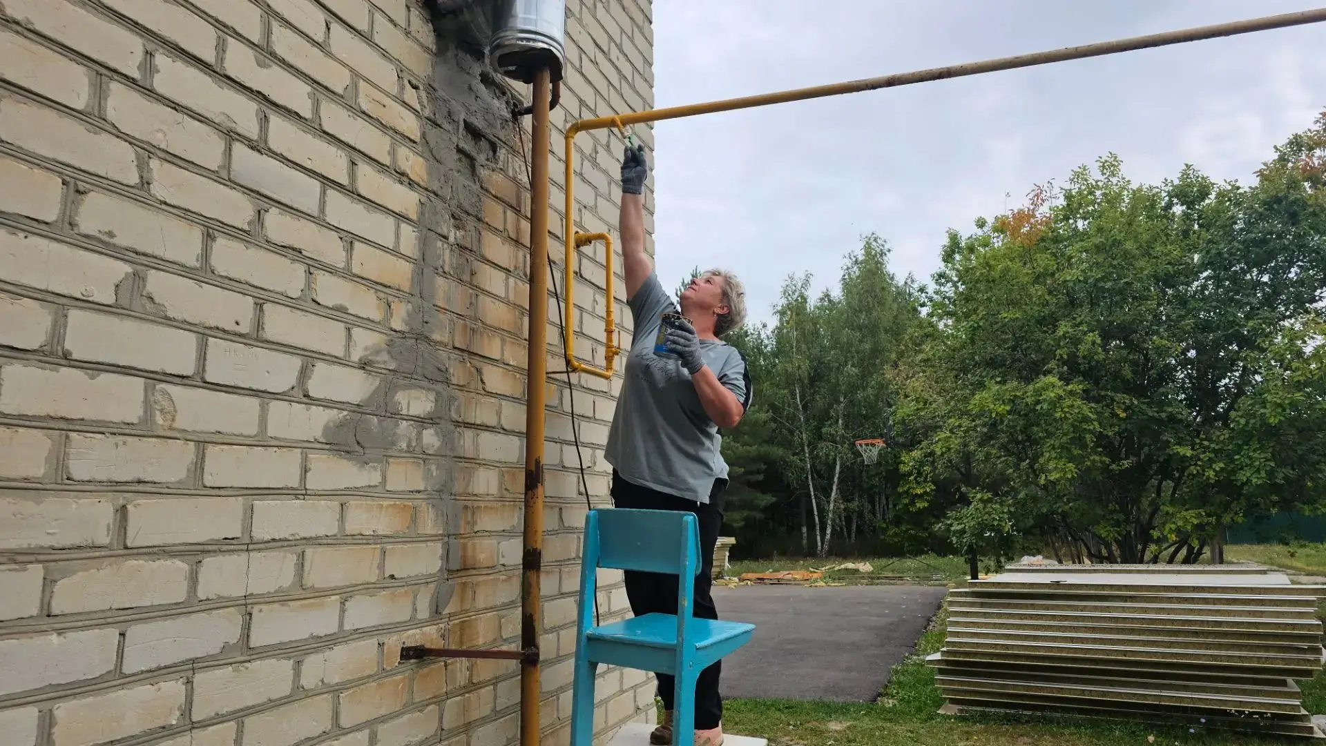Специалисты Полчаниновского клуба приняли участие в санитарном дне