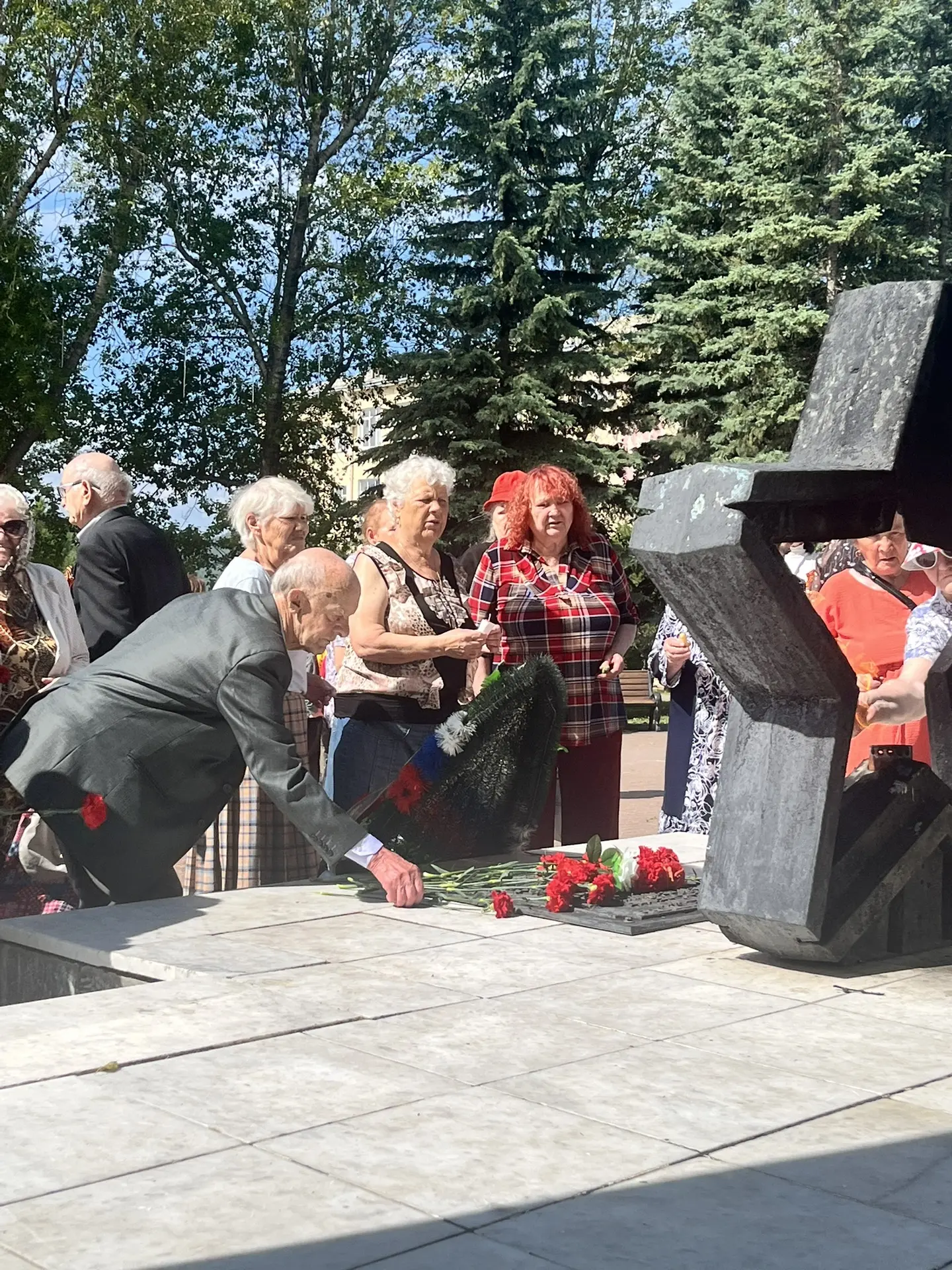 В сквере Славы состоялся митинг, посвящённый Дню памяти и скорби.