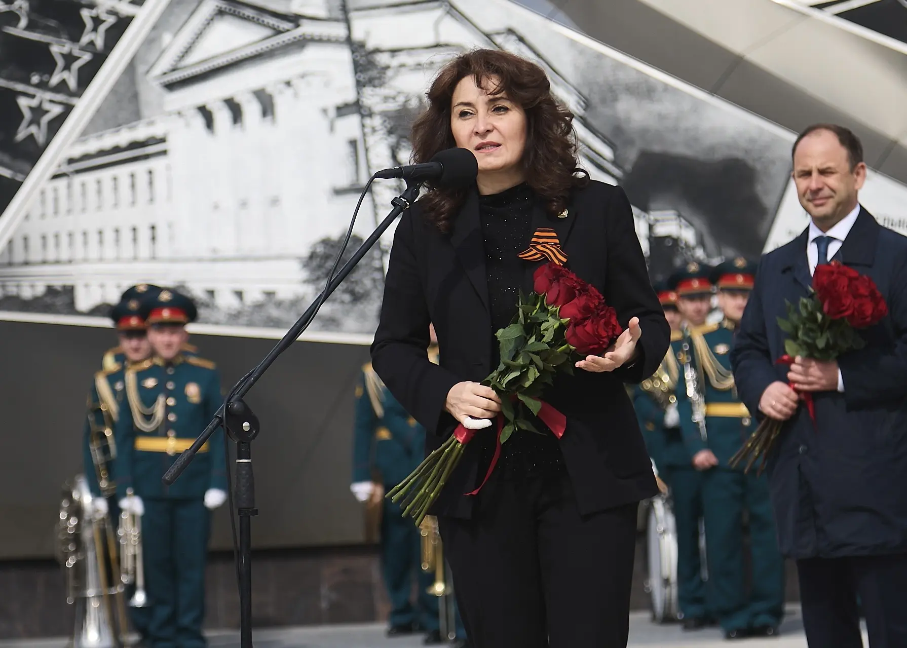 Курсанты и иностранные слушатели ИМРФ совместно с ветеранами, представителями молодёжных организаций