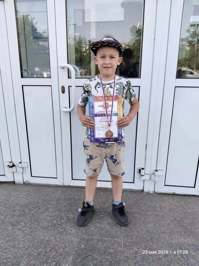 🏊‍♂️ Поздравляем Артёма Бауэра (1‑4 класс) с отличным результатом по прыжкам в воду!