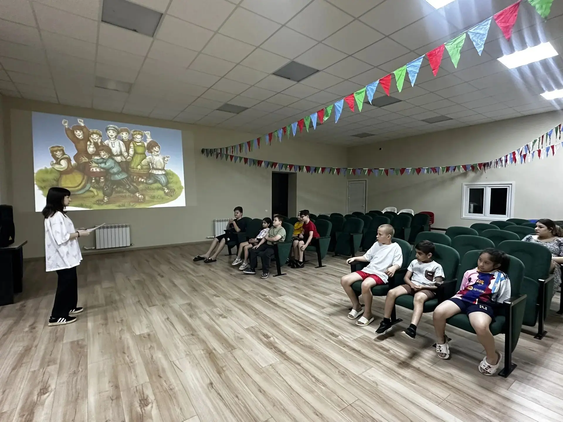 09.06.2026г. в 10-00ч. в Доме культуры м-на Капланово заведующим детским сектором Гигин...