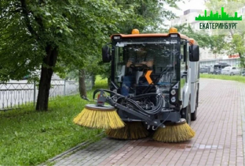 🚶Для уборки Екатеринбурга закупили новую технику – она уже выехала на улицы города. 

👉 Мой Екатер