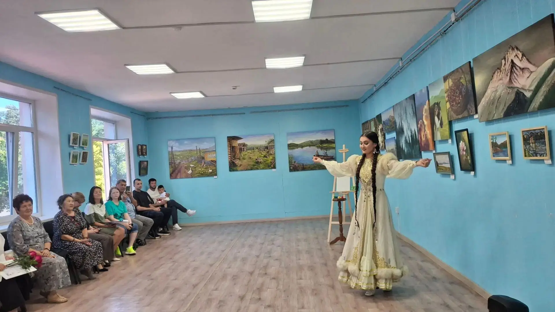 Сегодня наша коллега, блистательная солистка НАНТ "Калкан" Ынйы Ибрагимова, украсила св...