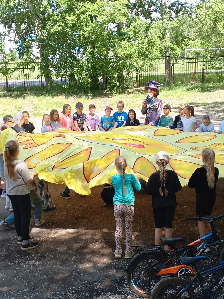 🎉 ДЕЛАЙ ЛЕТО В ПРАВОВОМ ЛИЦЕЕ! 🤗

Лицеисты в пришкольном лагере бодры, непоседливы, любознательны 