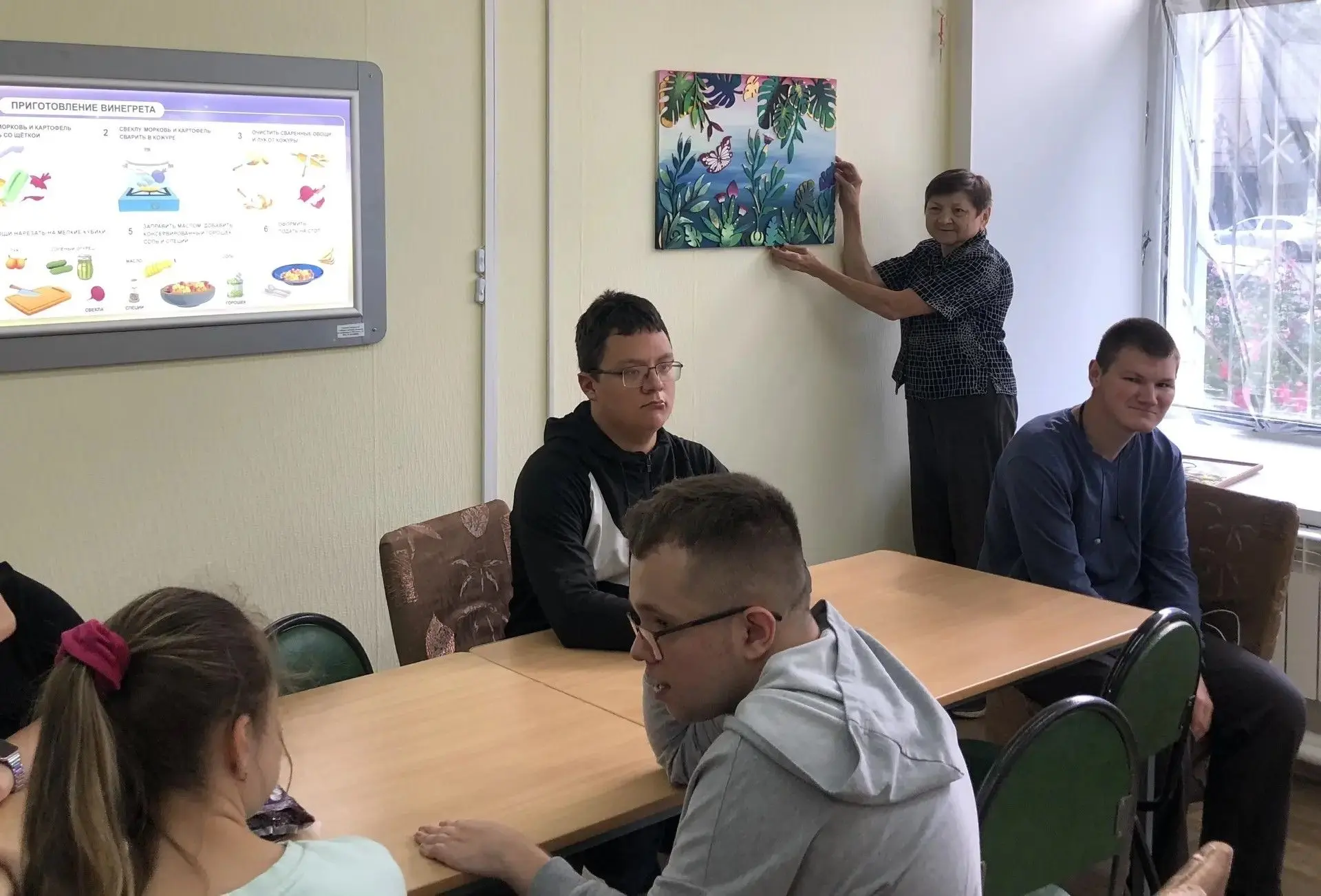 Городской ритм в красках: подарок от чистого сердца