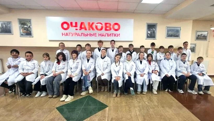 5 «Ж» в гостях у легендарного производства!  📚 После уроков — самое время для полезных приключений! 