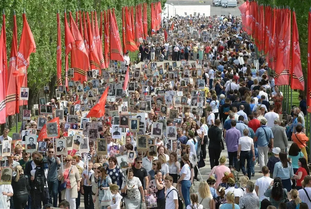 ⭐ Волгоградцев приглашают присоединиться к Бессмертному полку онлайн.