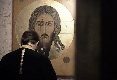 Если ты пришел в Церковь искать святых людей, то ты ошибся. Если ты пришел сюда искать ...