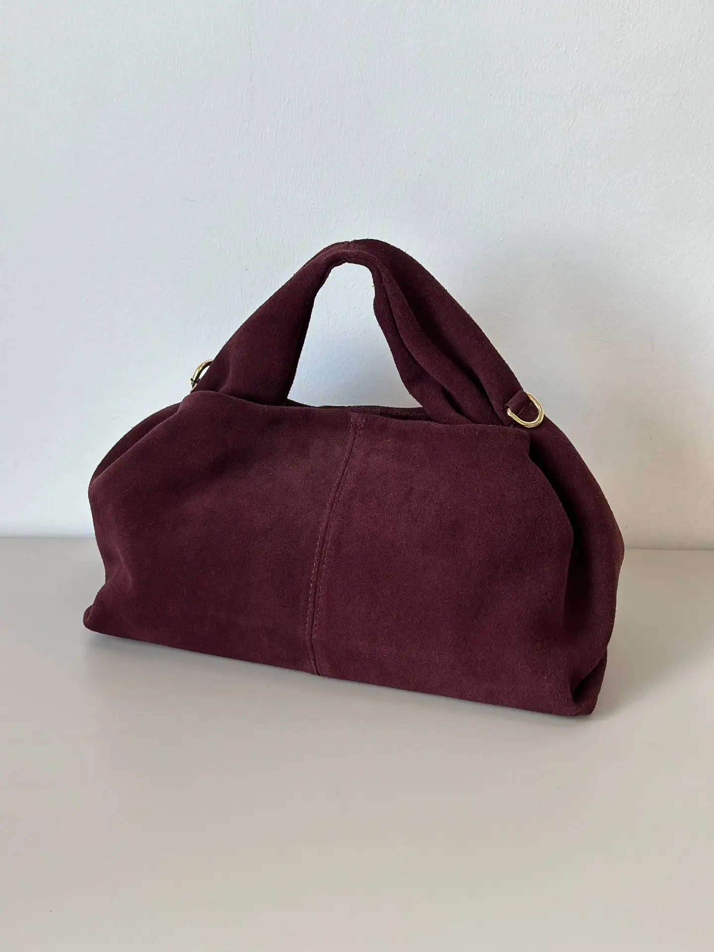 Цвет спелой вишни🍒

1. Сумка на короткой ручке 10.690₽ ➡️ 8472₽
2. Сумка мягкая из замши 14.690₽ ➡️