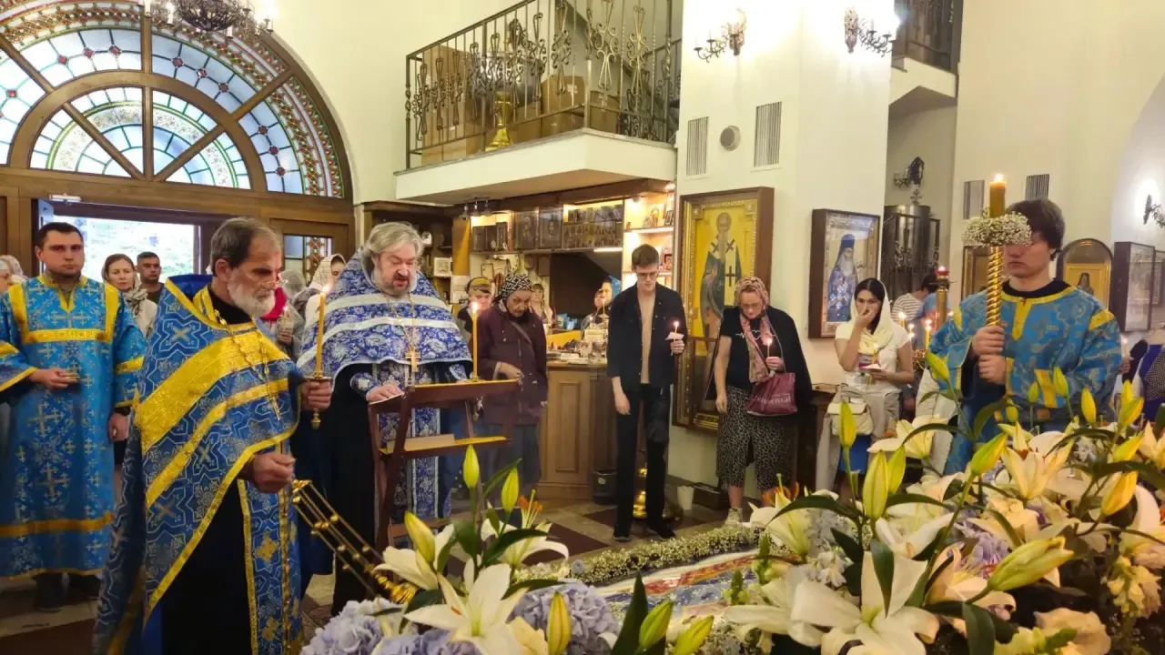 ☦️ Чин Погребения Богородицы. Крестный ход.