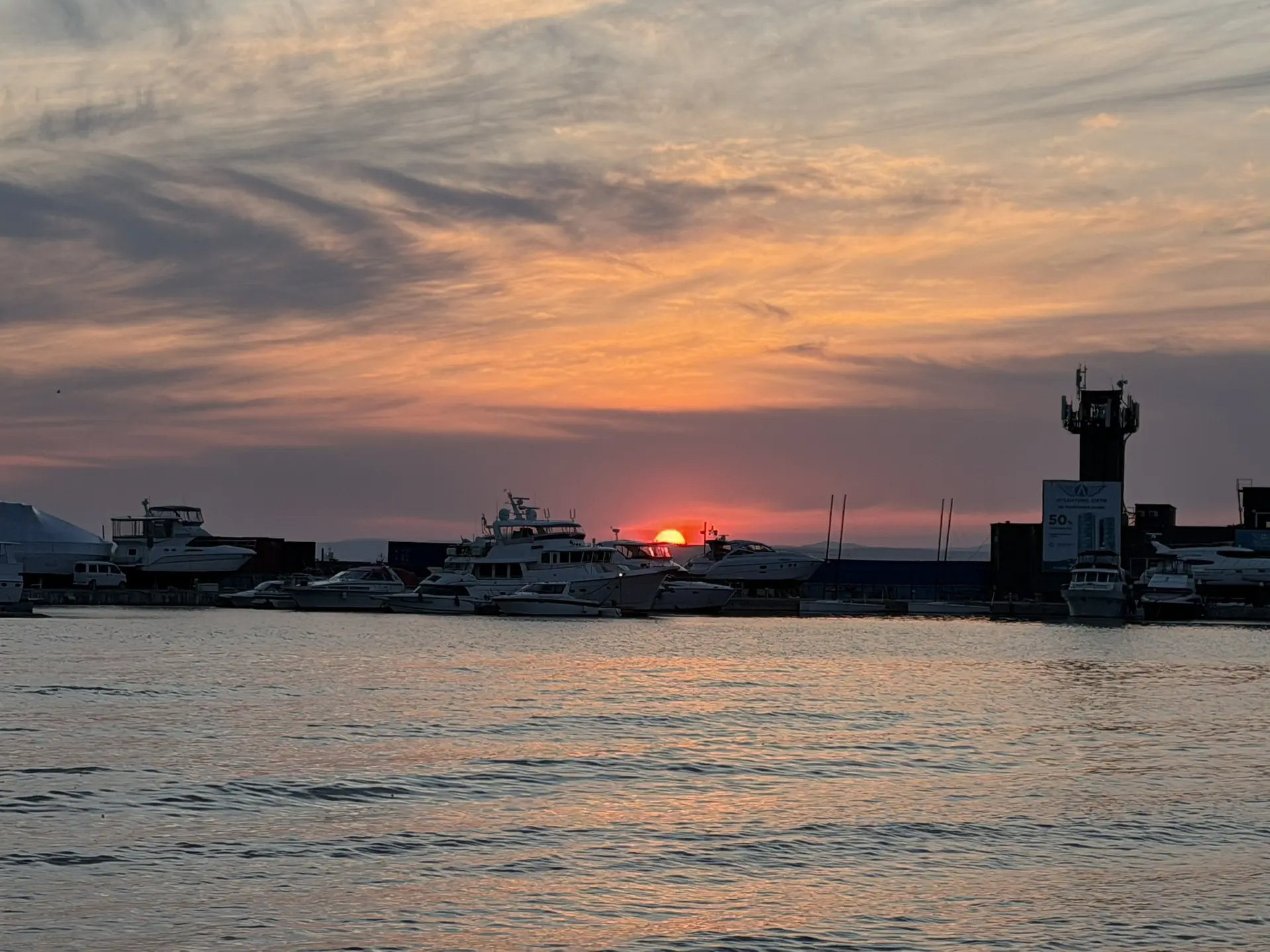 Немного моря в ленту )