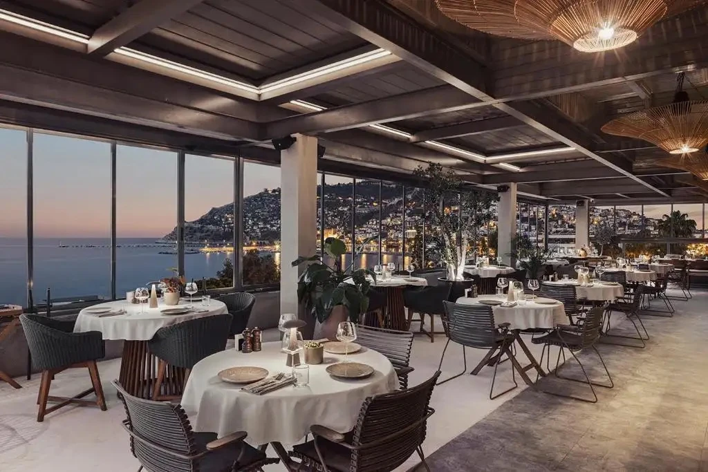 Турция из Тюмени 🇹🇷   Buyuk Hotel 4*  🌊 Панорамные виды на море и крепость Алании прямо из отеля 📍 И