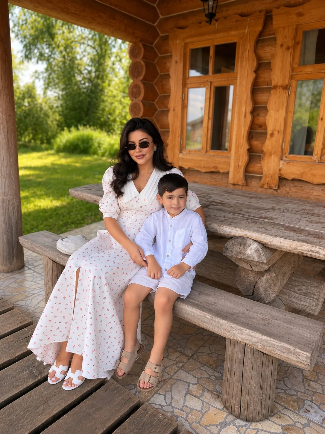 Мы приехали на детский день рождения в старо-русском стиле ♥️
Изба, пруд со стерлядью, усадьба, всё 