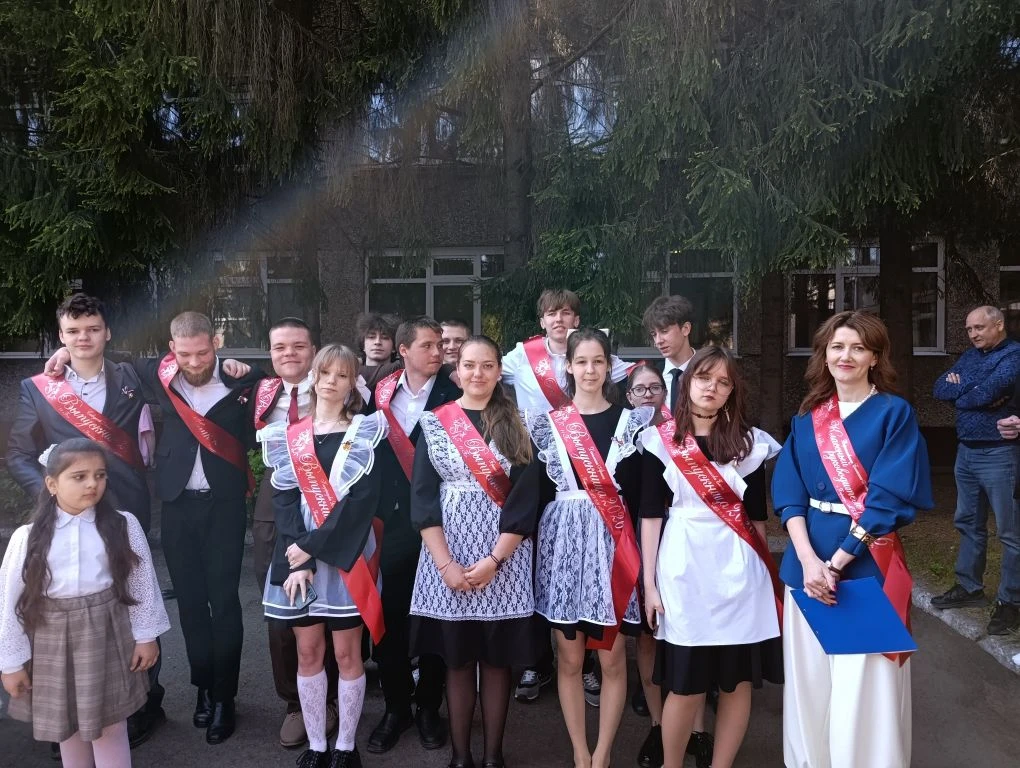 🔔 Этот трогательный миг уже никогда не повторится… 🥹  26 мая в МБОУ «Гимназия № 79» прозвенел «После