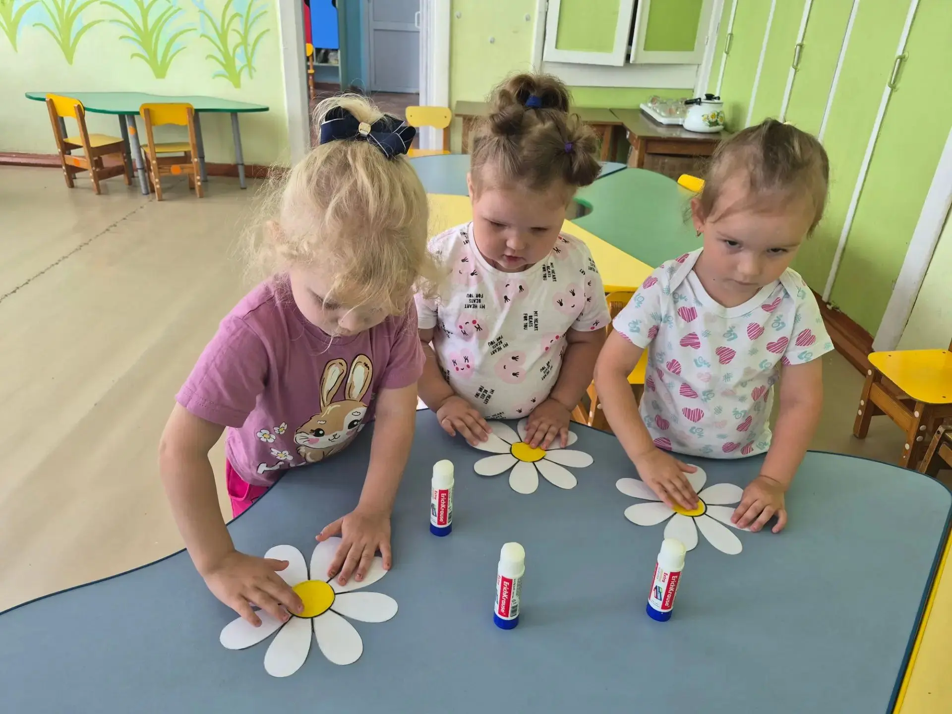 🌸 «Ромашковое настроение!» Так прошёл День семьи, любви и верности в нашей ясельной гр...