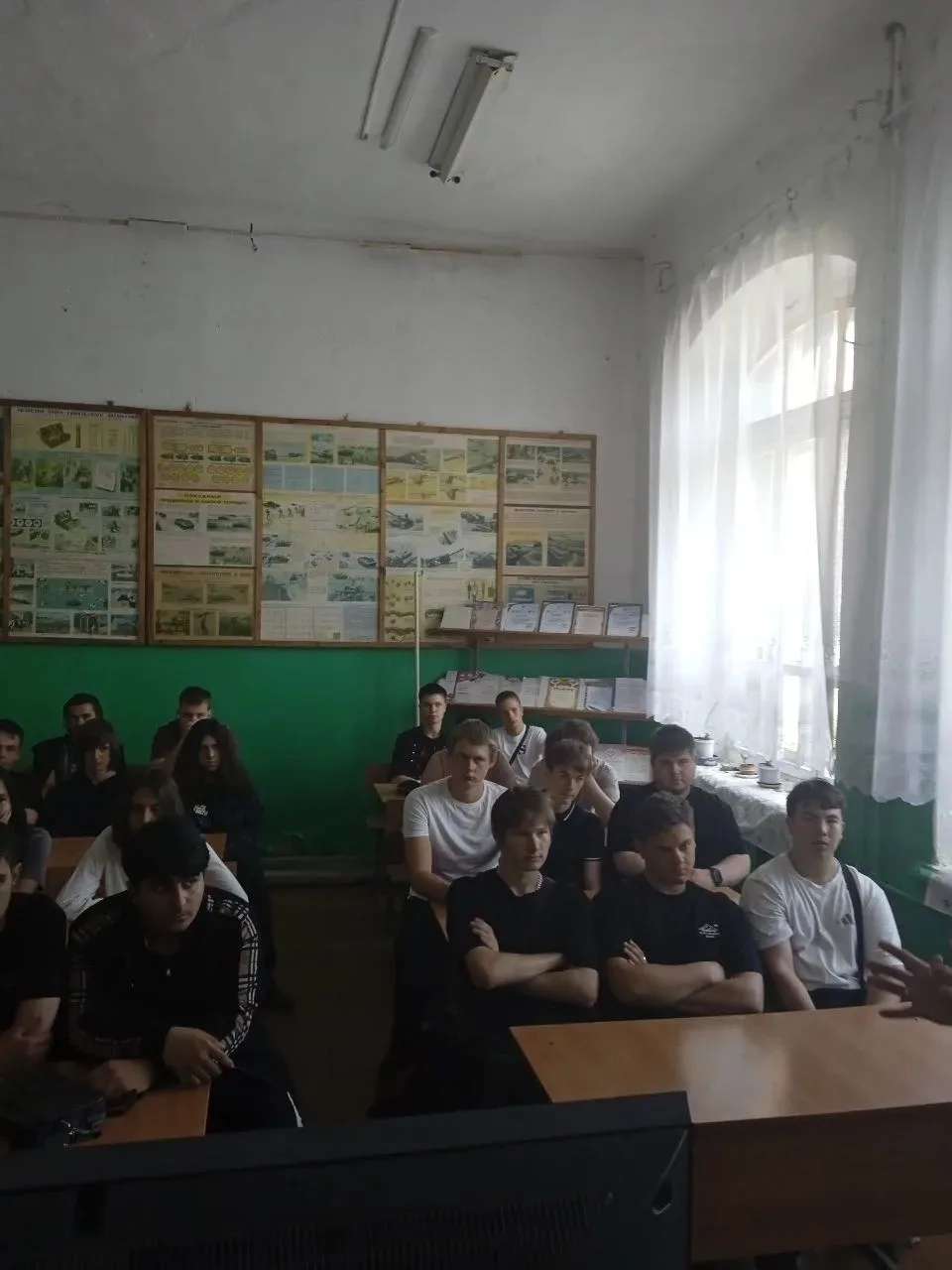 27 и 29 мая преподаватель организатор ОБЗР Шашурин А.С. провел  информационно-разъяснит...