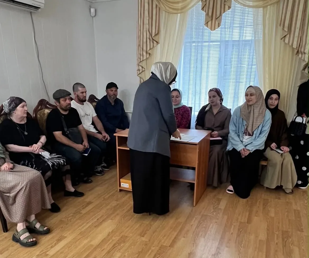 Специалисты отдела ЗАГС Управления ЗАГС Министерства юстиции РД по Центральному территориальному окр