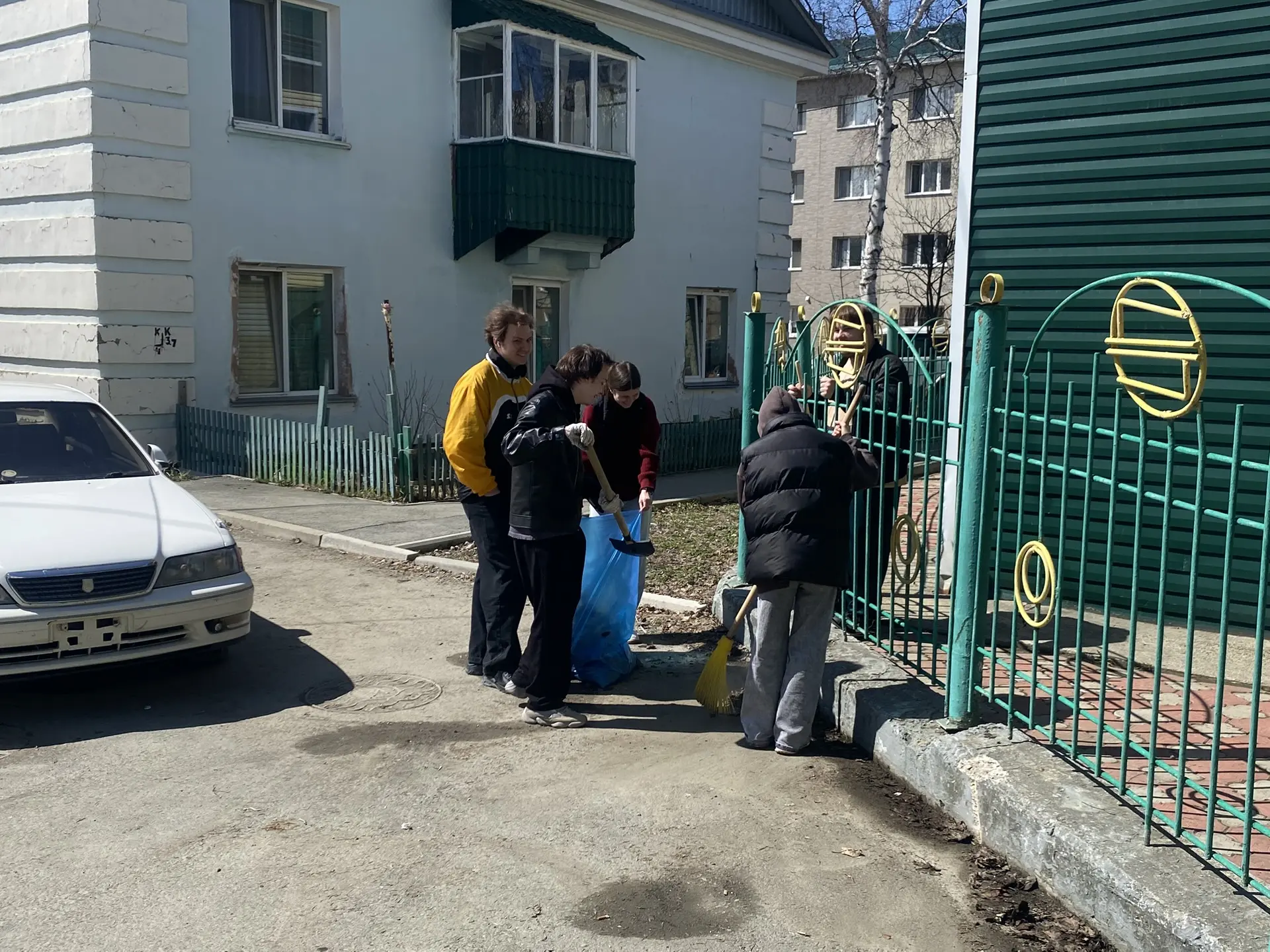 Сотрудники и студенты СахИЖТ приняли участие во Всероссийском субботнике 2026  25 апреля 2026 г. – В