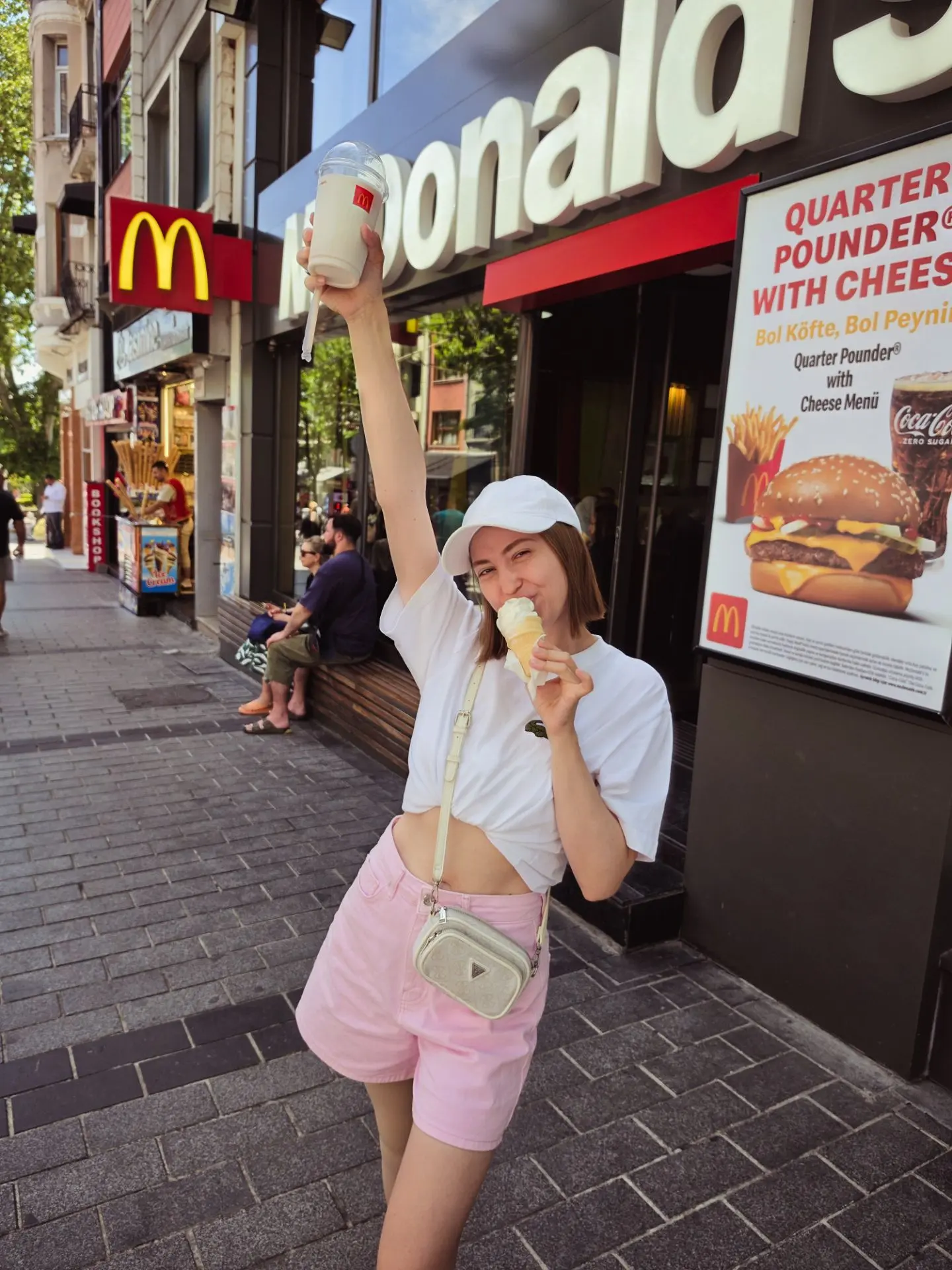 Наш первый отпуск 🥺❤️

Вчера ночью прилетели в Стамбул, а сегодня уже гуляем, вкусно едем и наслажд
