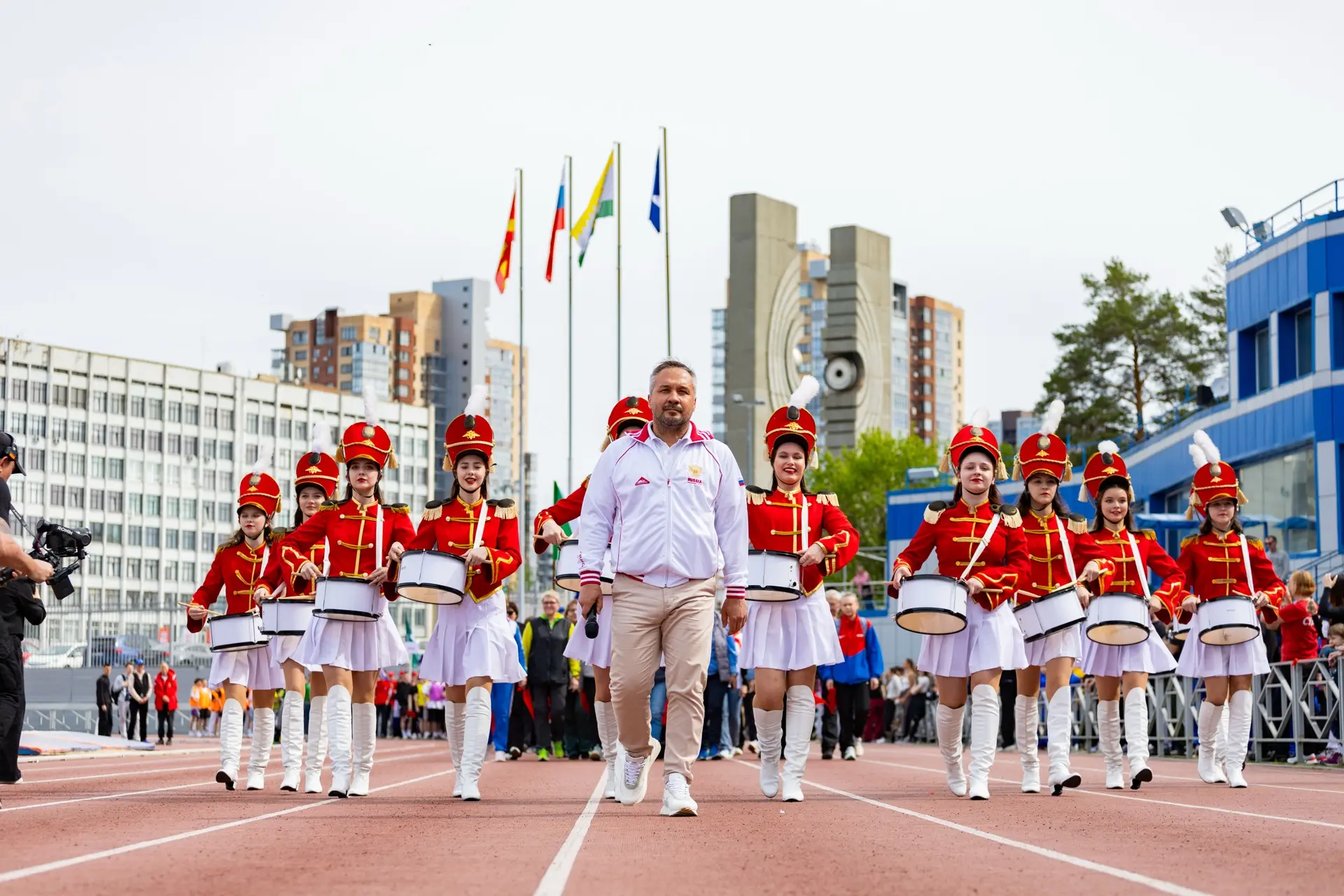 🏆 День физкультурника: Альберт Аминов рассказал о Спартакиаде ЮУрГУ

🏃‍♀️ 8 августа в России отмет