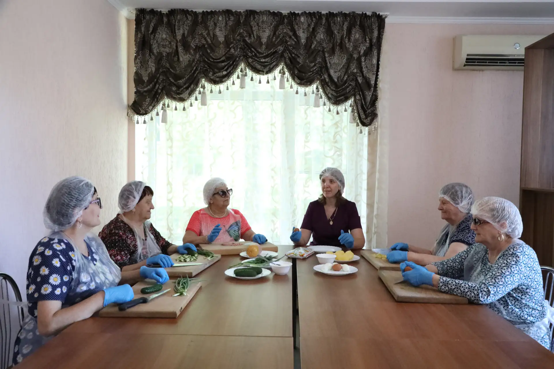 Окрошка по-домашнему: как кулинарный клуб объединяет поколения.